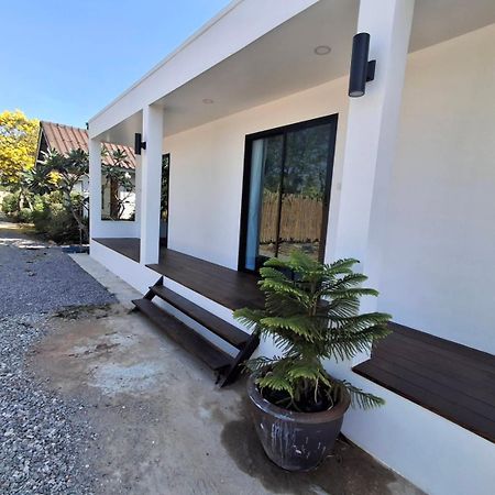 Appartement Homlomchomsuan หอมลมชมสวน à Ban Mai  Extérieur photo
