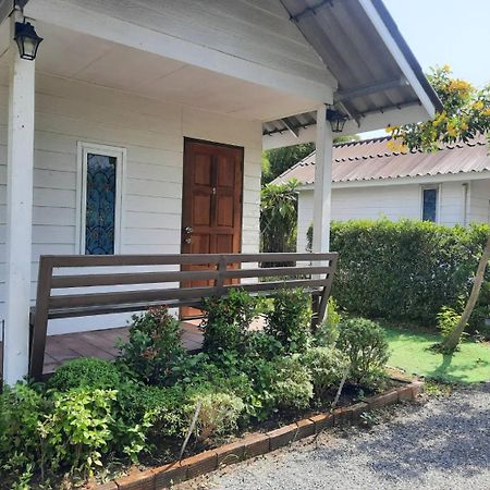 Appartement Homlomchomsuan หอมลมชมสวน à Ban Mai  Extérieur photo