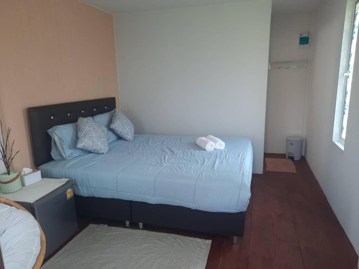Appartement Homlomchomsuan หอมลมชมสวน à Ban Mai  Chambre photo